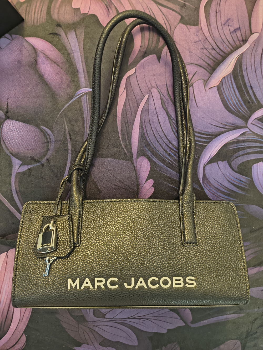MARC JACOBS Black Pebble Leather Shoulder Bag